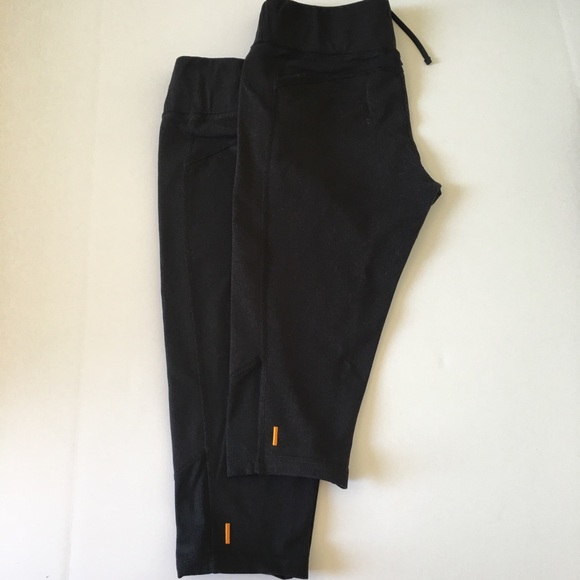 2 X Lucy Powermax cropped leggings - Picture 3 of 4